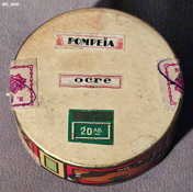 Pompeia powder by L.T. Piver showing Russian markings